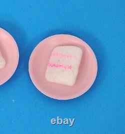 FREE SHIP! ULTRA RARE Vintage BARBIE 2 CAKE SLICES #1034 HOSTESS SET PINK PLATES