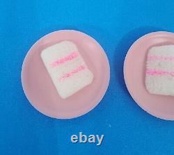 FREE SHIP! ULTRA RARE Vintage BARBIE 2 CAKE SLICES #1034 HOSTESS SET PINK PLATES