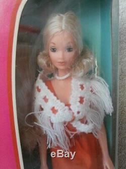 ULTRA RARE 1975 NRFB Vintage Barbie DELUXE QUICK CURL PJ Doll #9218