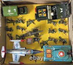 ULTRA RARE Vintage 1950s JAPAN Tin & Cast Metal 21-Piece MOBILE ARMY SET in Box