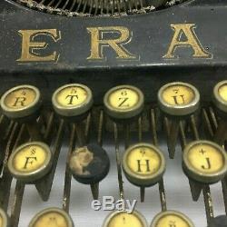 Ultra rare vintage antique old Era portable Typewriter types 3 bank keys italy