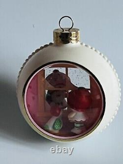 Vintage ULTRA RARE 3D Strawberry Shortcake A Time For Friends 1984 Ornament