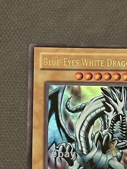 Yugioh Blue-Eyes White Dragon LOB-EN001 Ultra Rare NM Very Rare Vintage